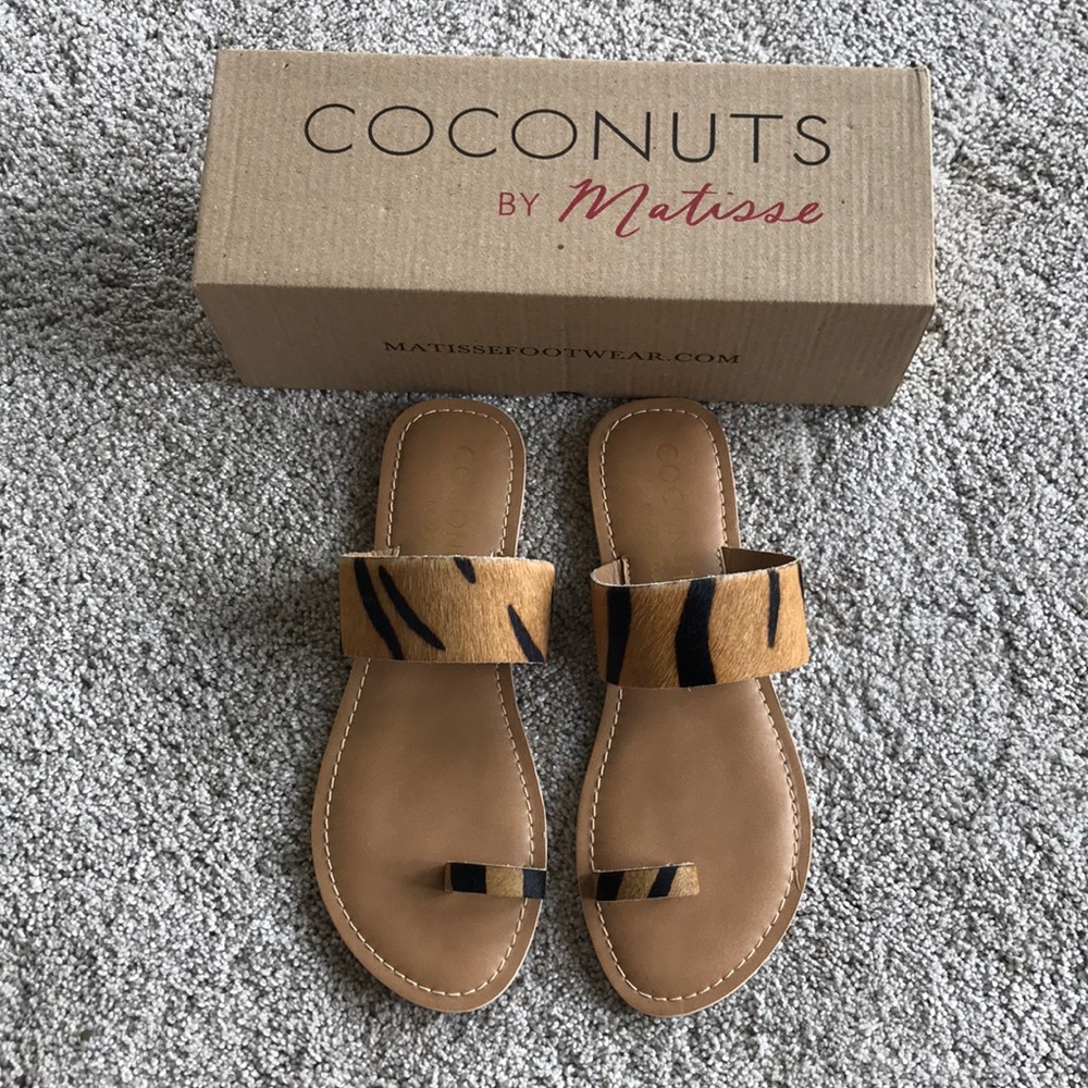 NWT Coconuts by Matisse Tiger Sandals size 8